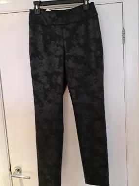 Black print UP pants