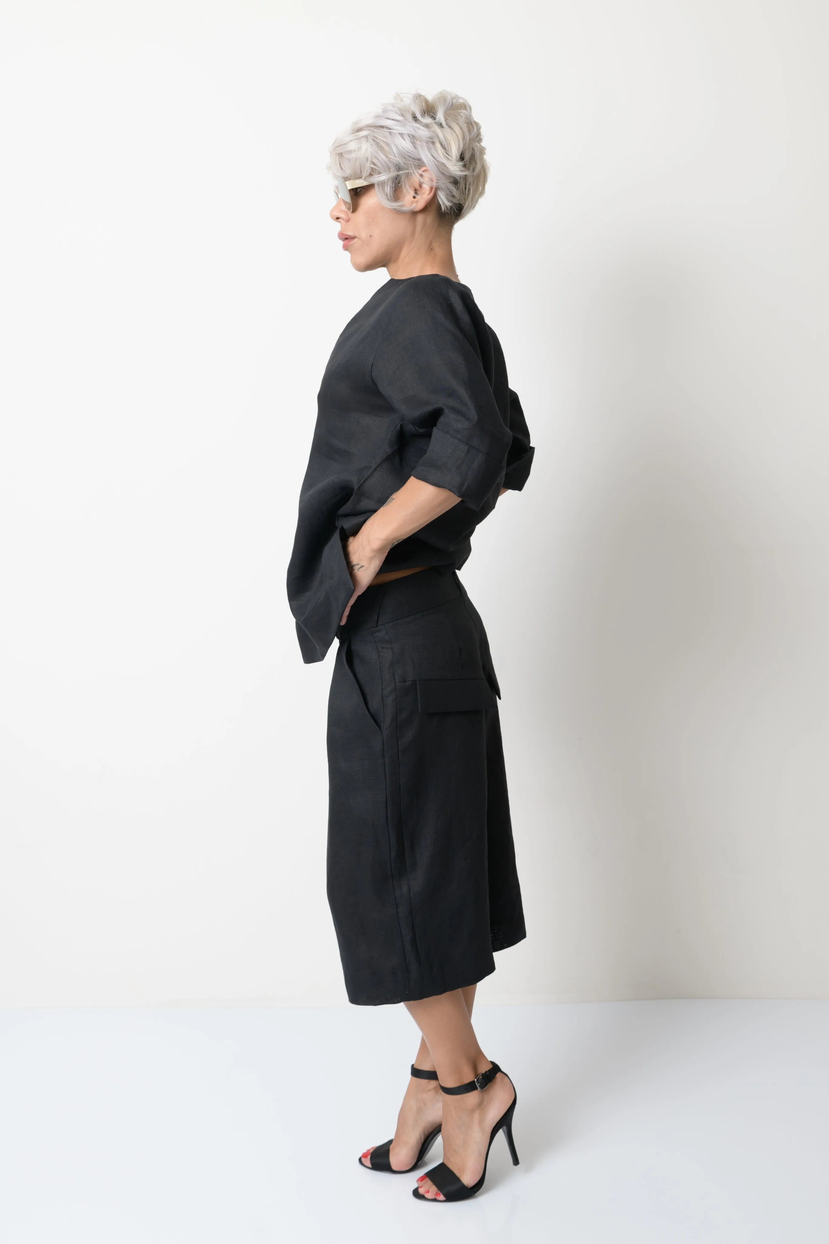 Boxy Linen Wide-Leg Shorts
