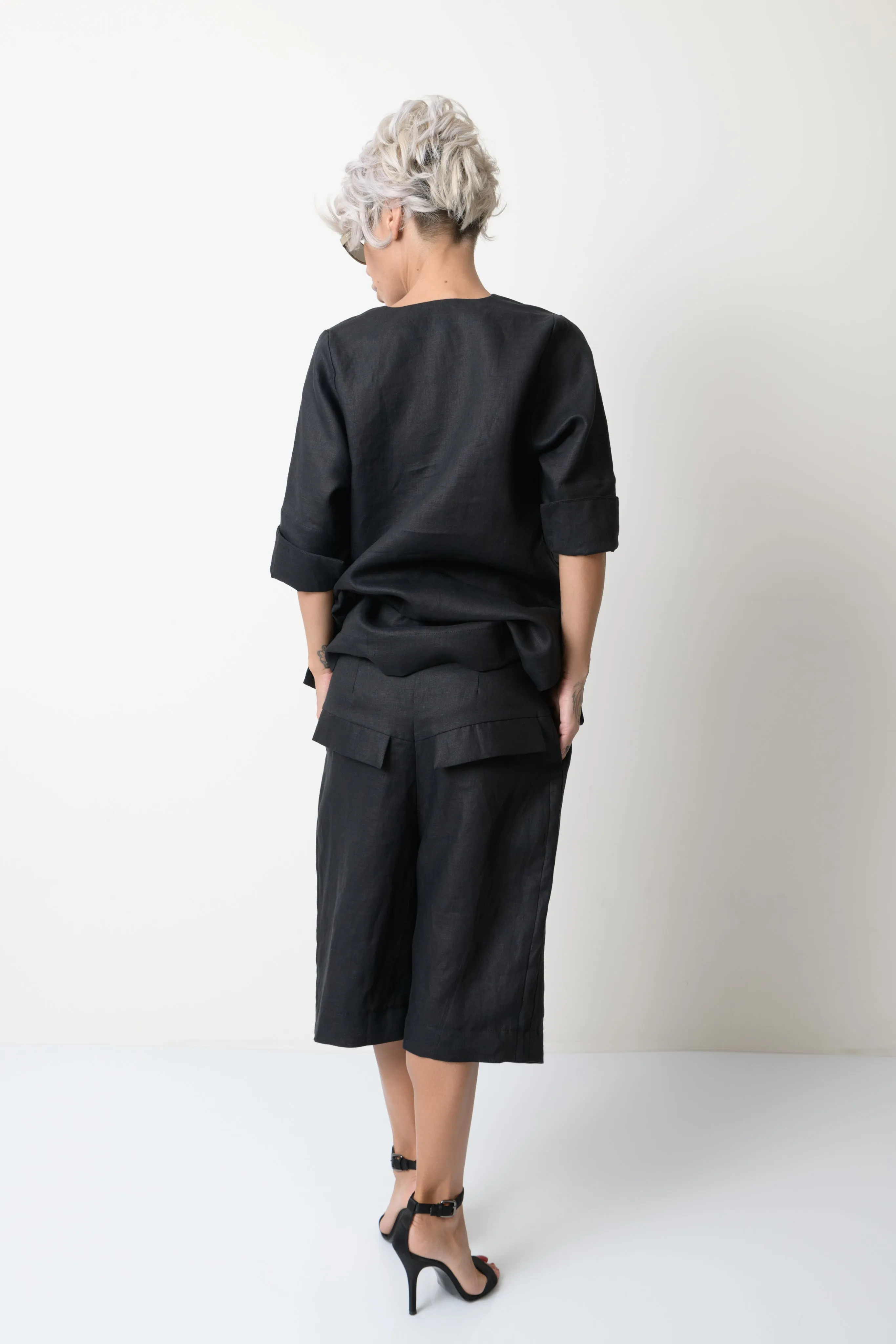 Boxy Linen Wide-Leg Shorts