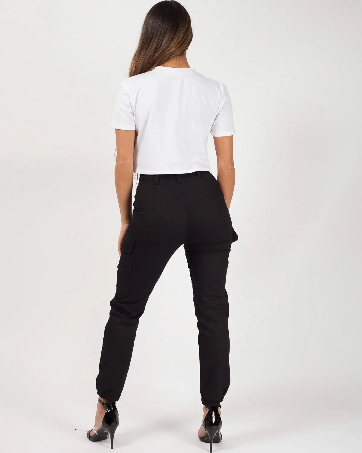 Carlia Cuffed Hem Cargo Trousers In Black