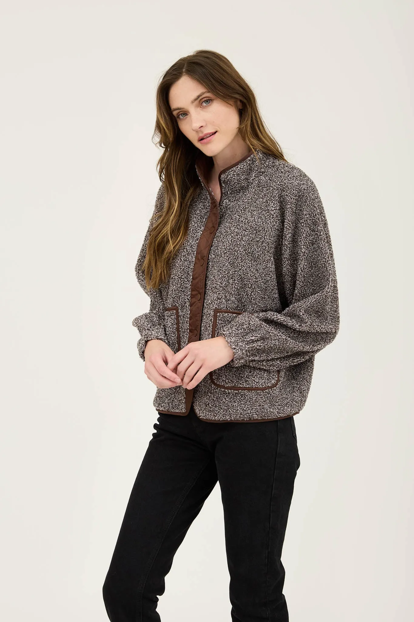 CONTRAST FLEECE SNAP BUTTON JACKET