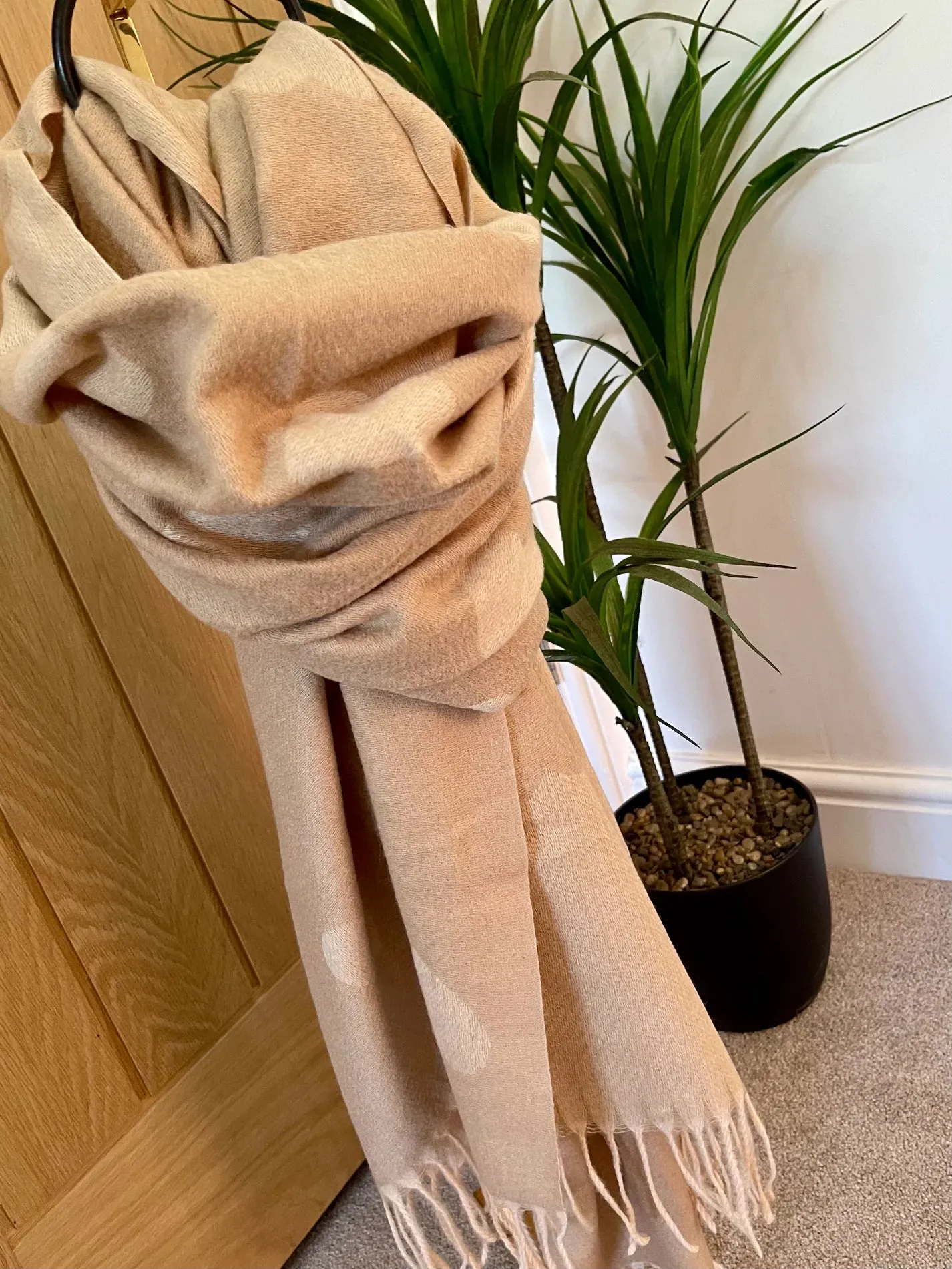 Reversible Heart Print Scarf With Tassel Fringe