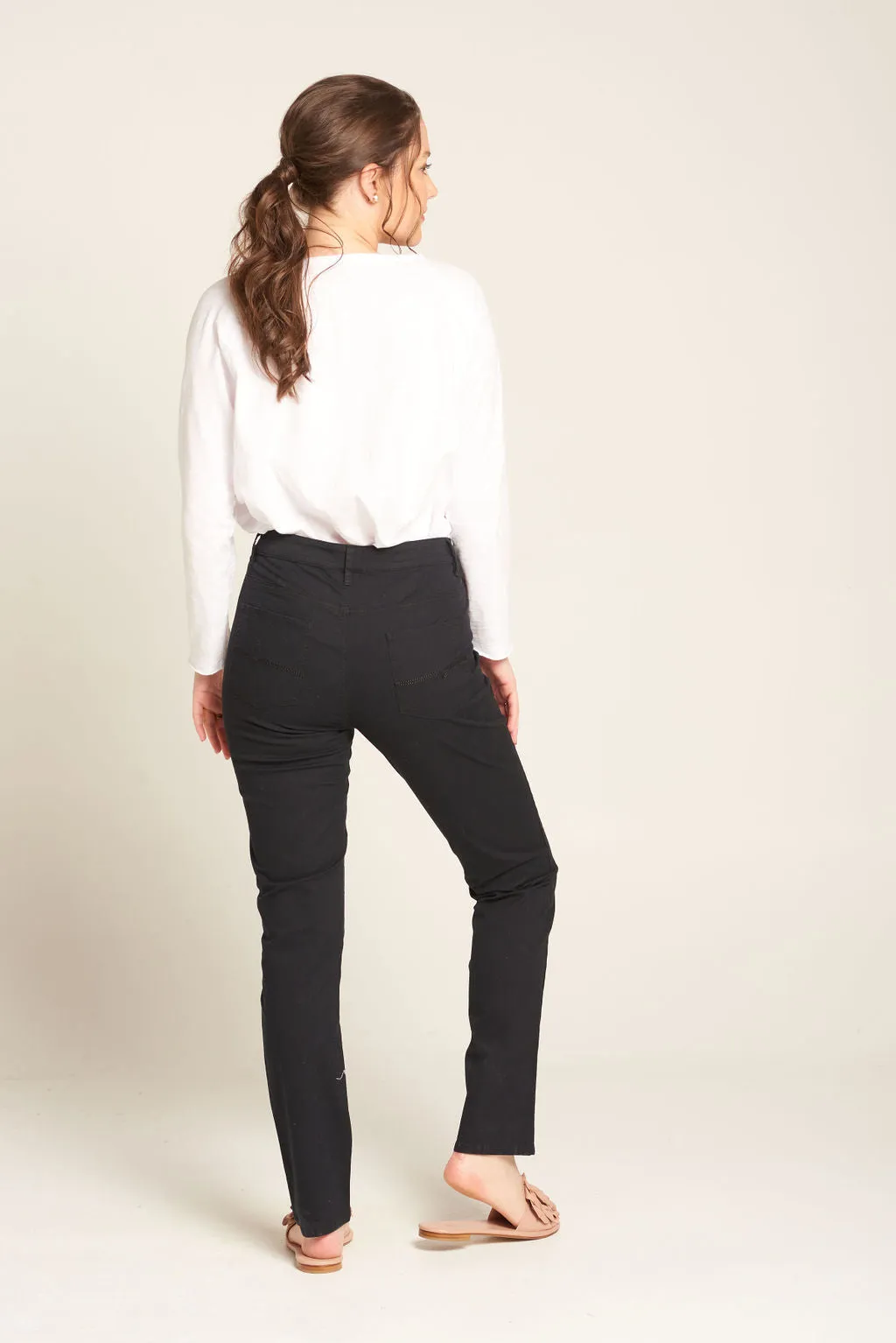 Rosie Pant Navy