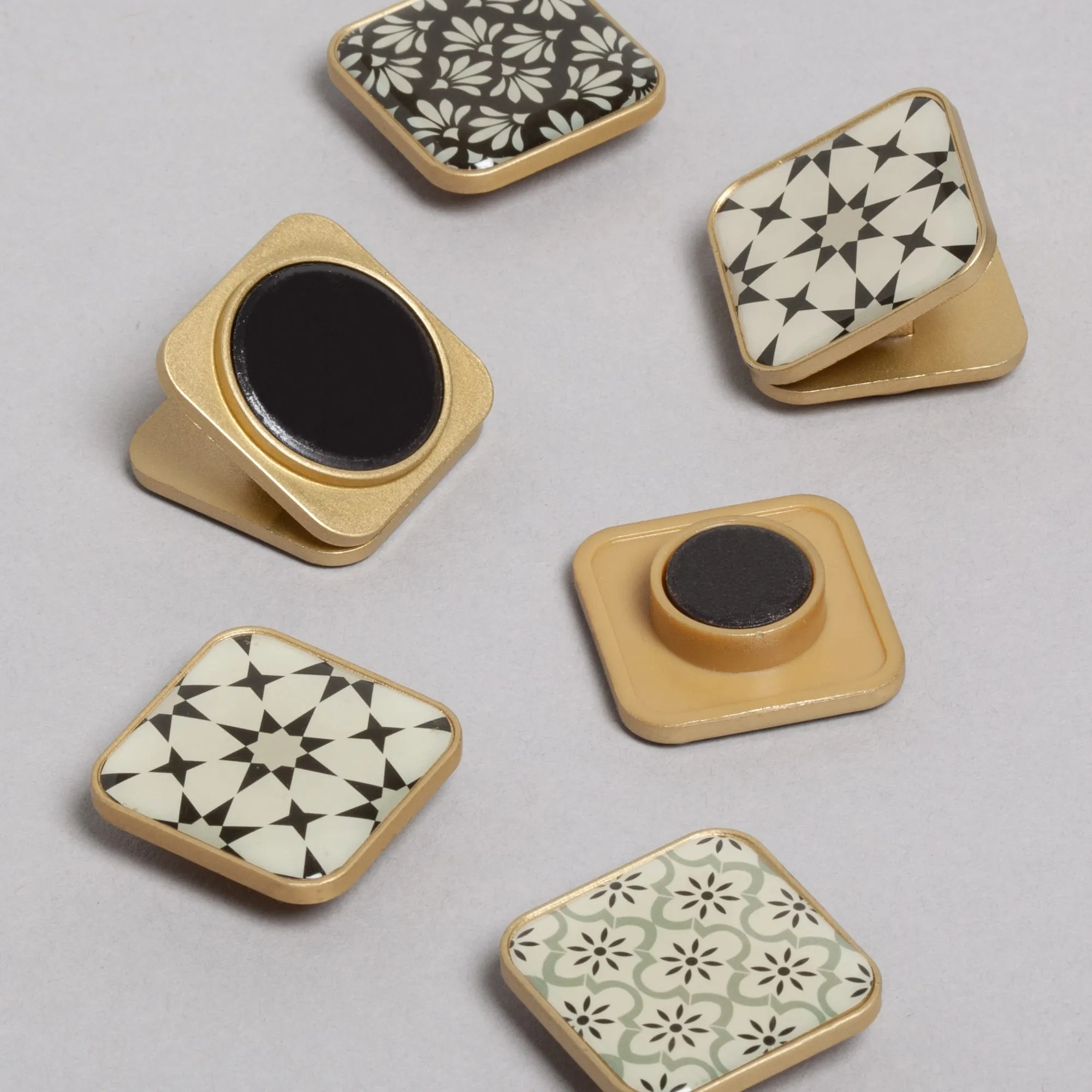 U Brands Moroccan Monochrome Magnets, 8 CT
